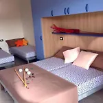 Enjoy Poolside Comfort-beahost *
