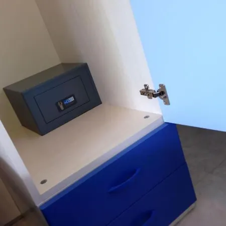 Enjoy Poolside Comfort-beahost *