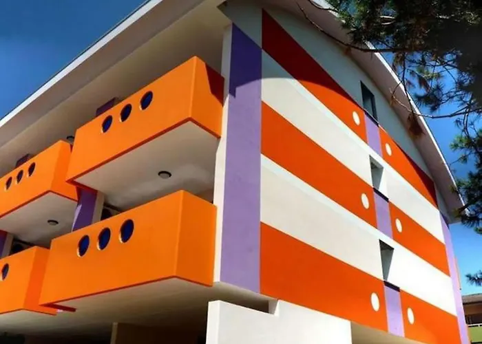 Enjoy Poolside Comfort-beahost Daire Bibione